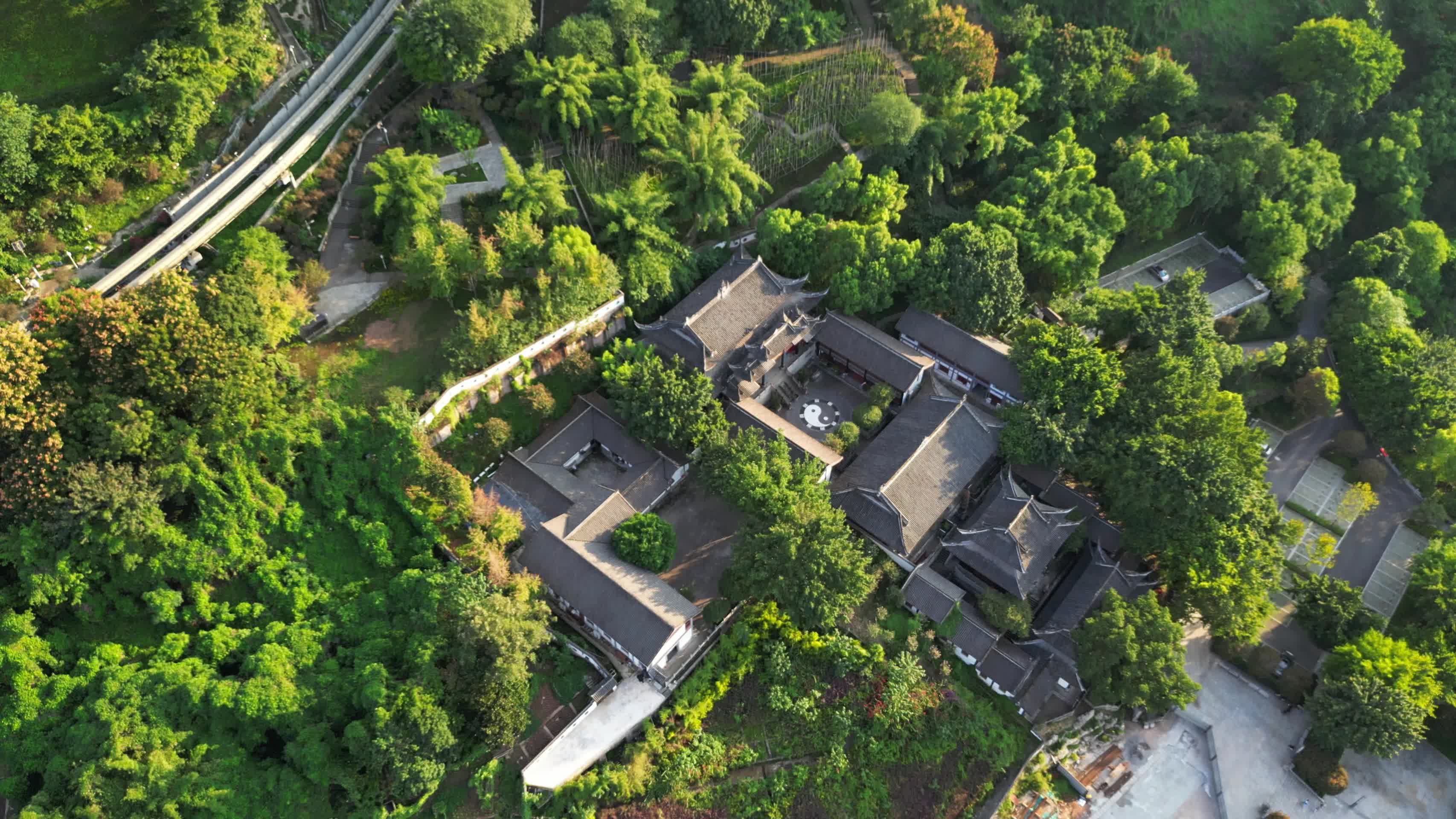 重庆渝中关岳庙岳王殿古建筑自然风光视频的预览图
