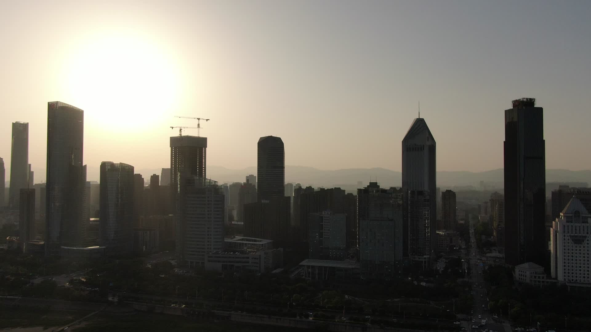 江西南昌城市化日落剪影航拍视频的预览图