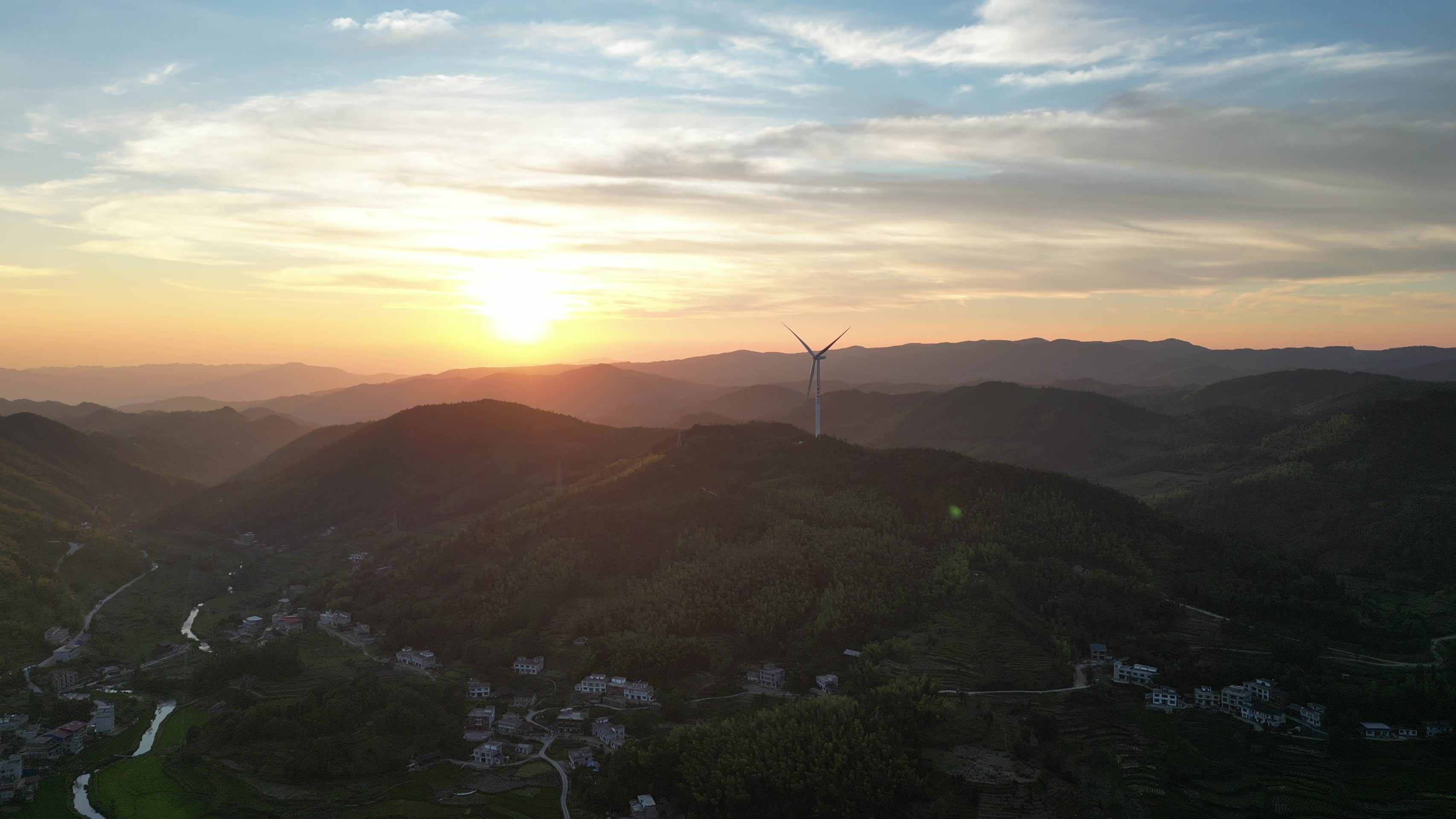 高山风车风力发电新能源航拍视频的预览图