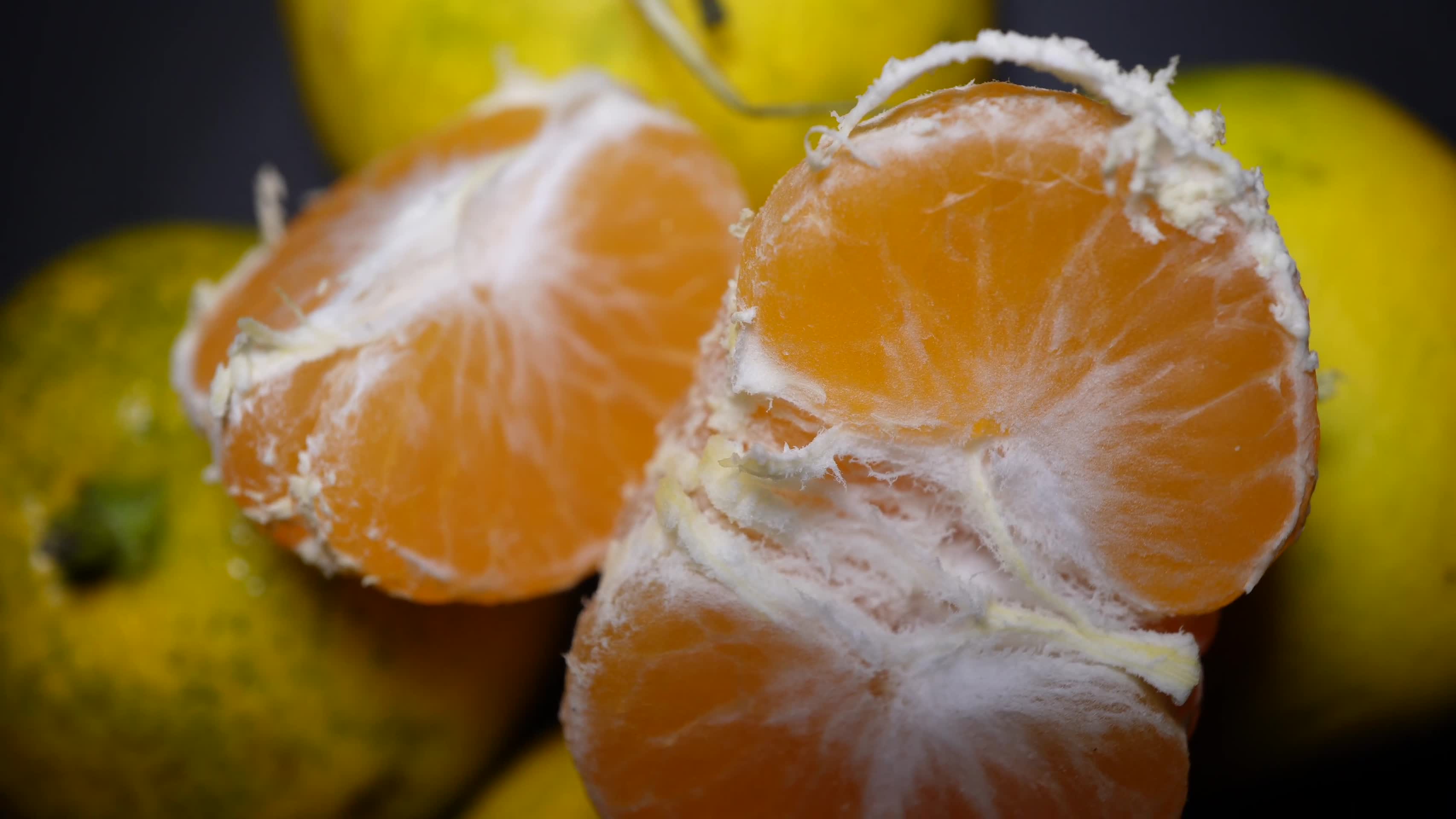 剥开的水果砂糖橘青皮蜜橘视频的预览图