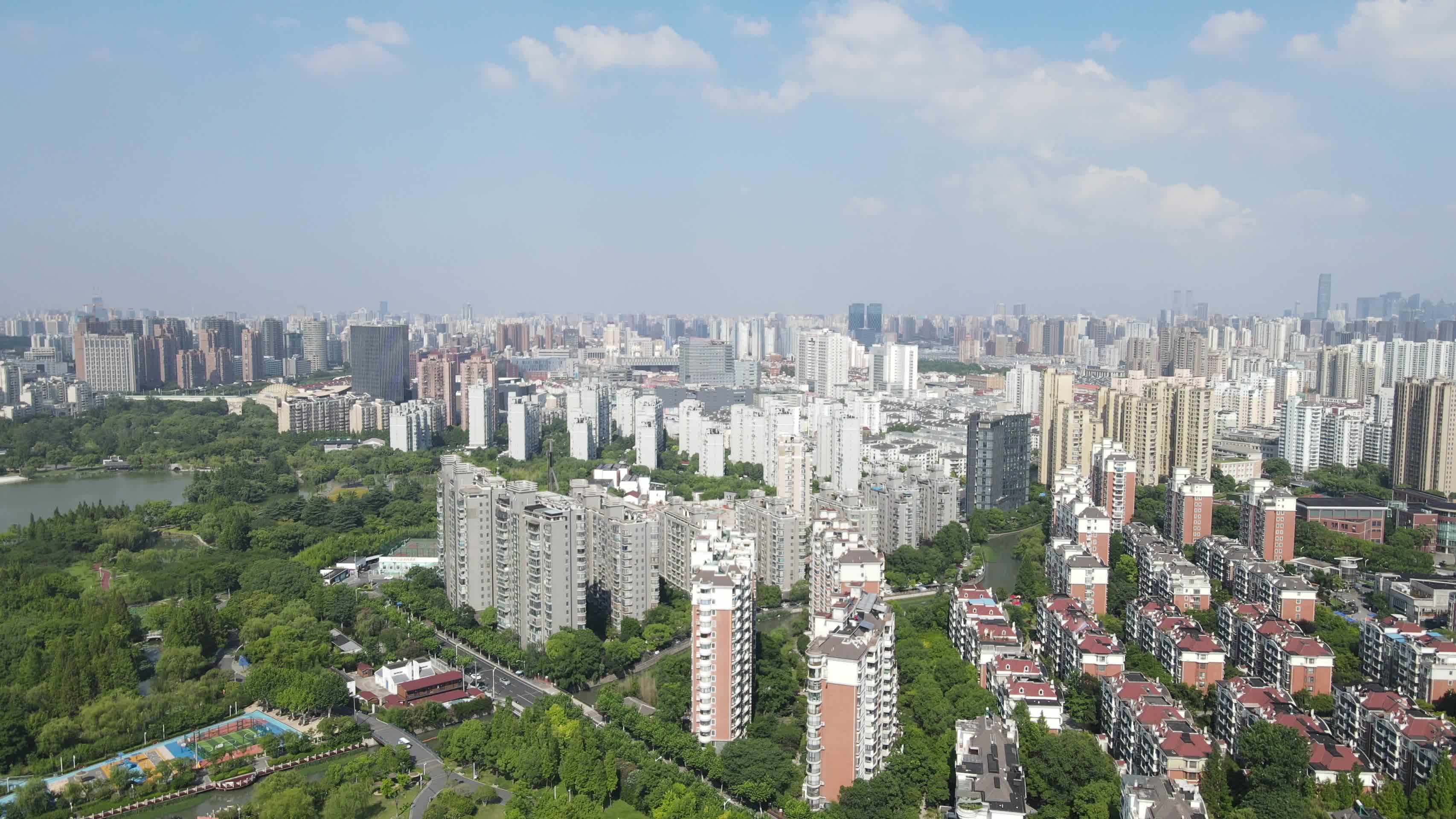 上海静安区全景4K航拍原视频的预览图