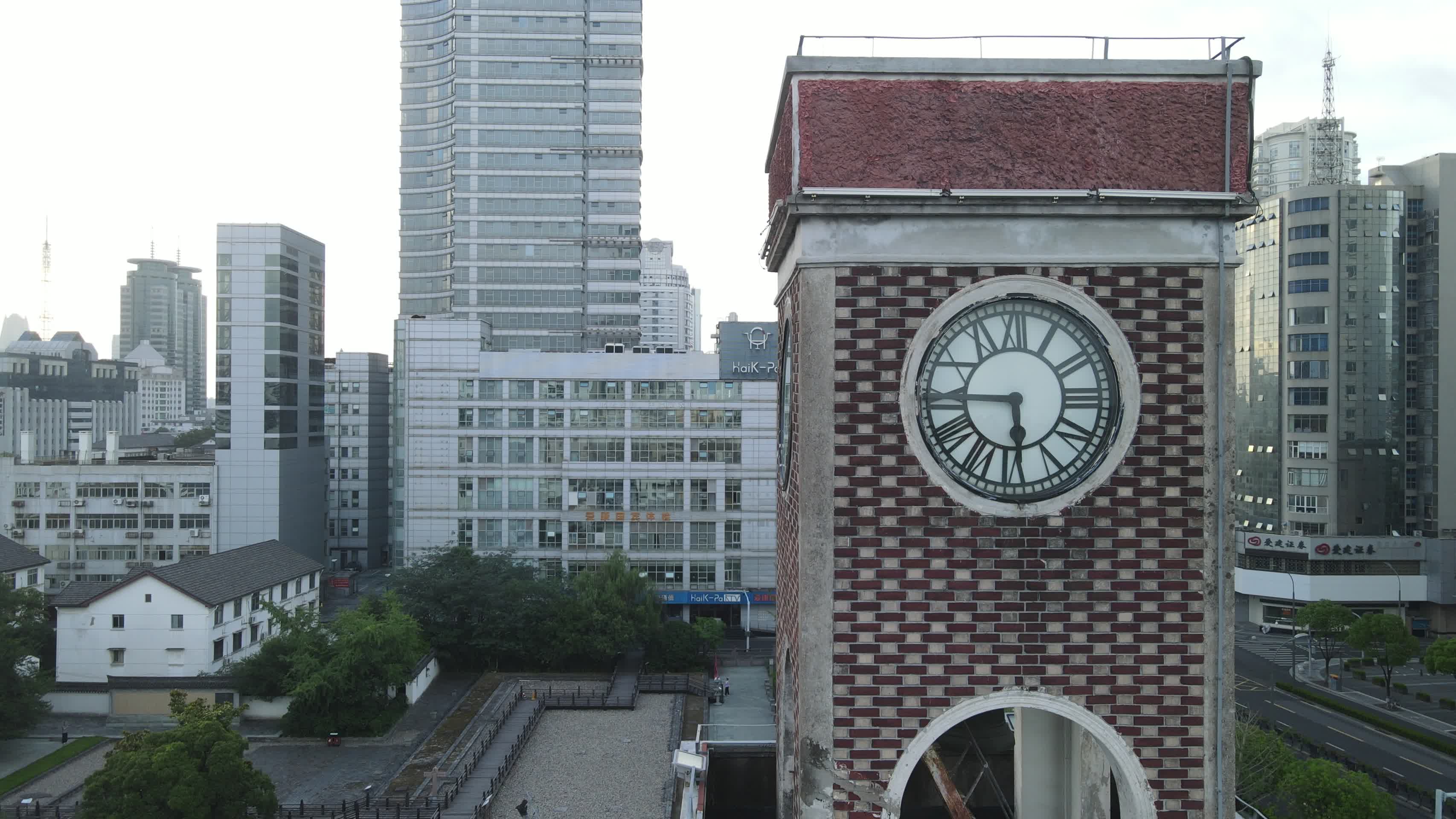宁波海曙区鼓楼4K航拍原视频的预览图