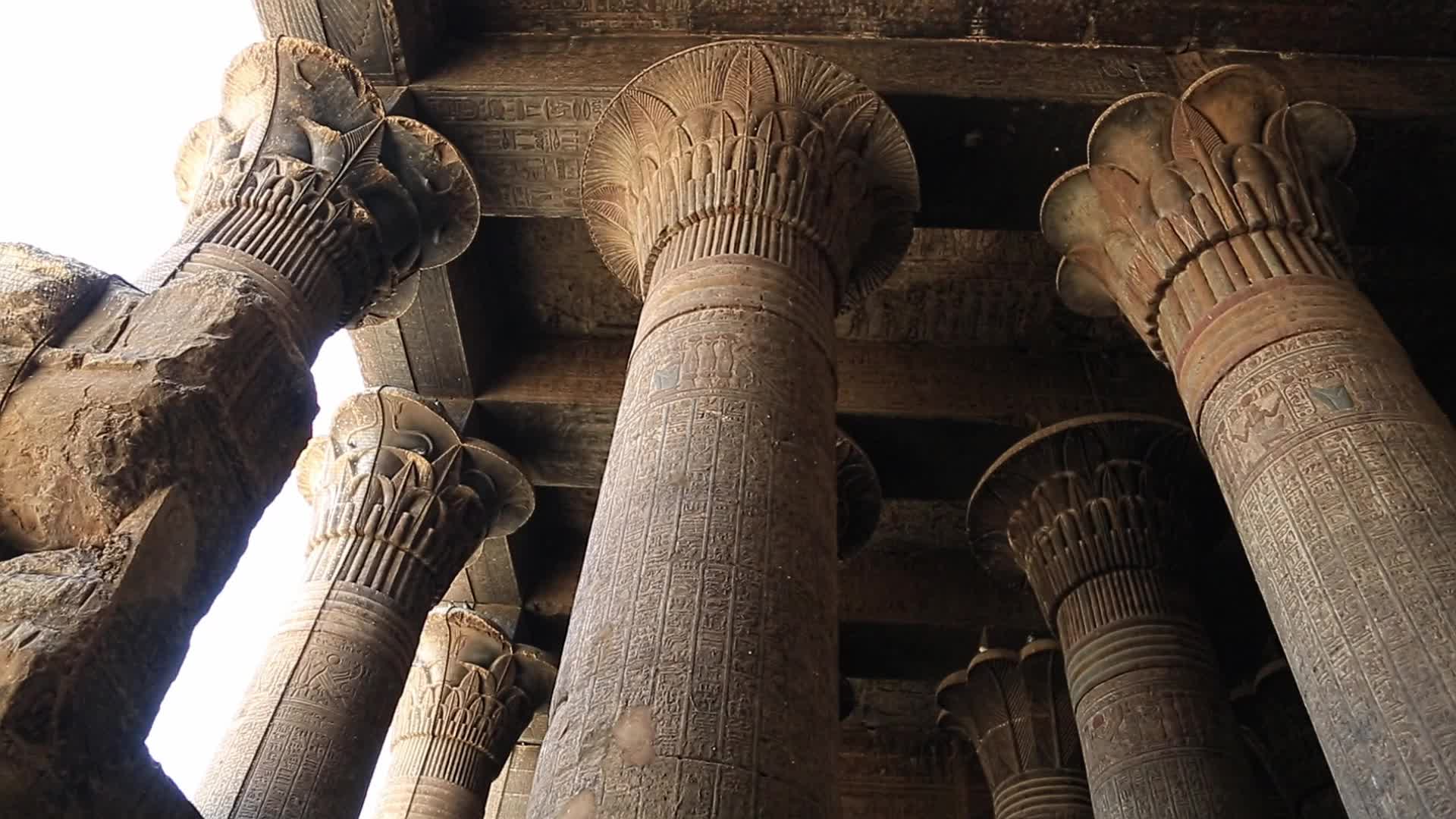 埃及伊斯纳Esna的库努牡神庙视频的预览图