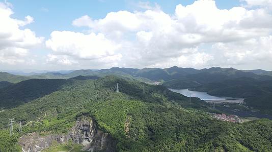 宁波江北区荪湖公园4K航拍原60帧视频的预览图