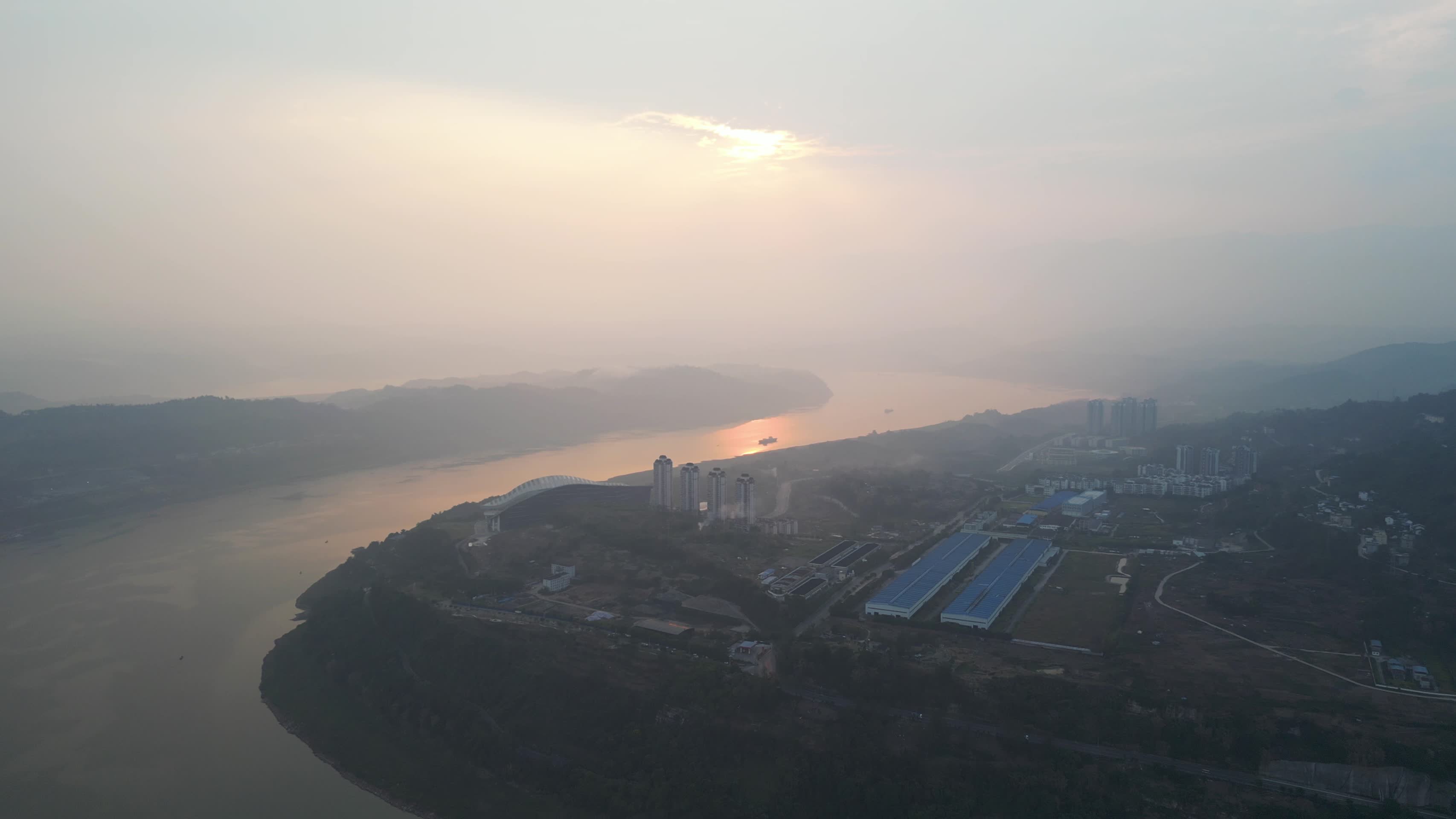 重庆云阳长江日出自然景观航拍视频的预览图