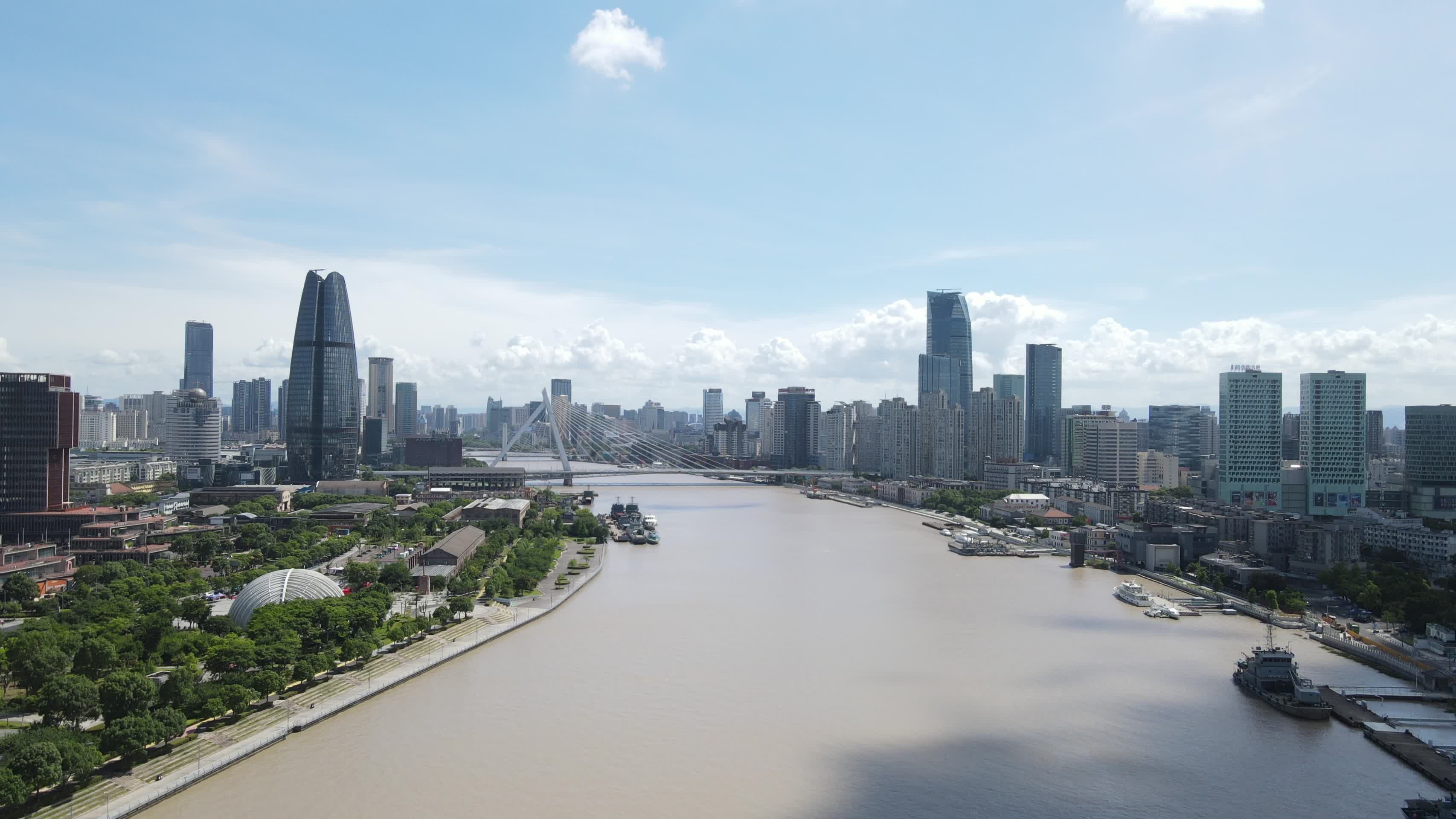 宁波奉化江水上运输江水4K航拍视频的预览图