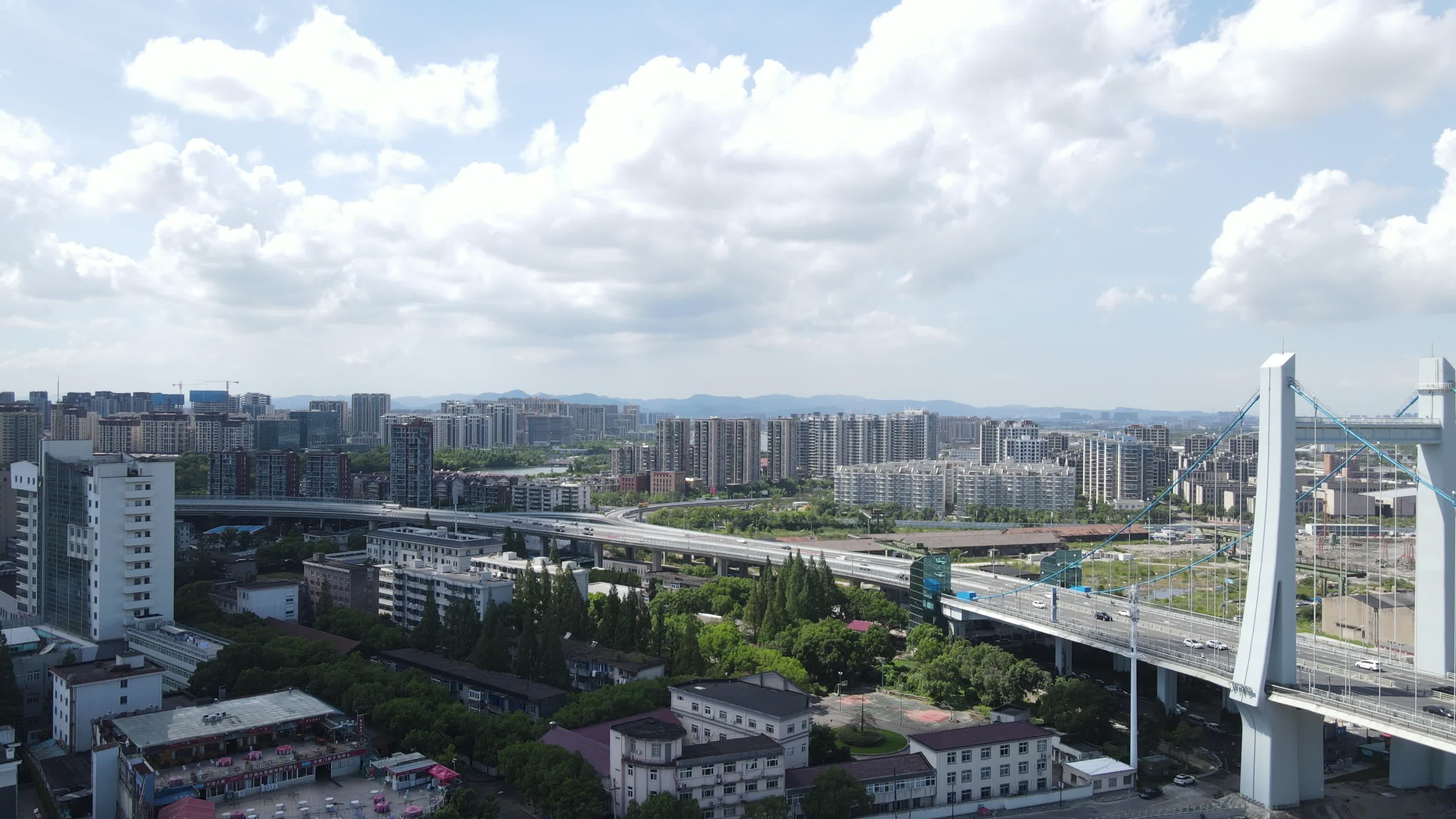 宁波庆丰桥甬江水4K航拍原60帧视频的预览图