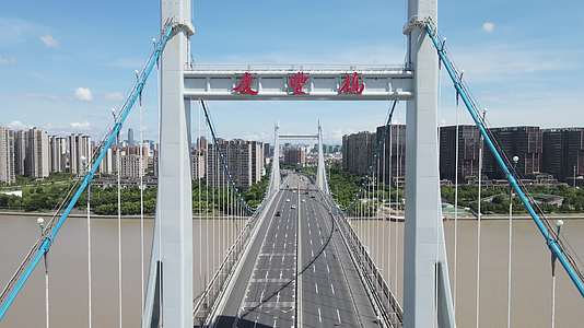 宁波庆丰桥甬江水4K航拍原60帧视频的预览图