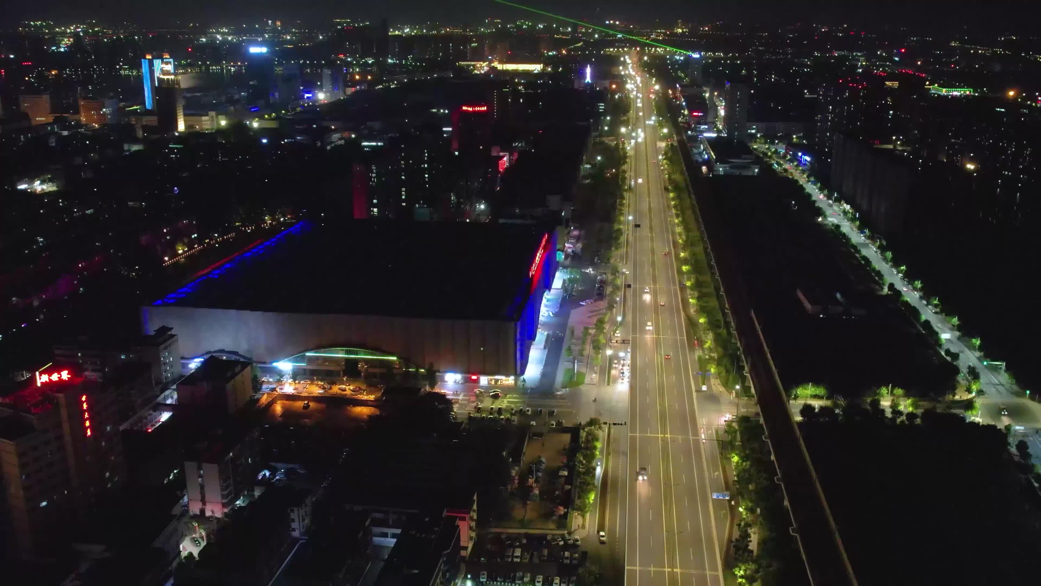 绍兴柯桥古镇景区夜景灯光秀4K航拍视频视频的预览图