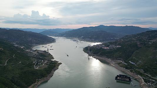 重庆奉节瞿塘峡夔门山水自然风光航拍视频的预览图