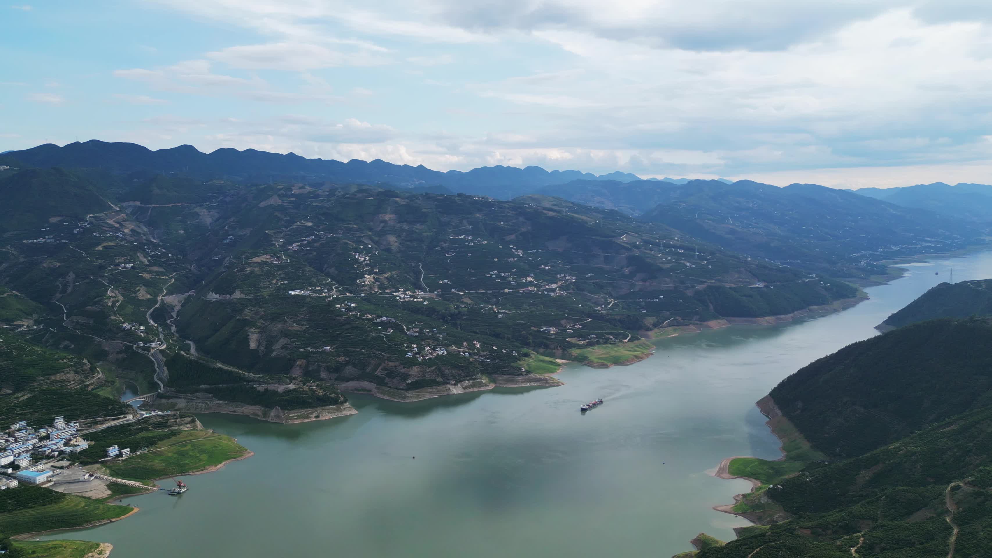 重庆奉节三峡长江山水自然风光航拍视频的预览图
