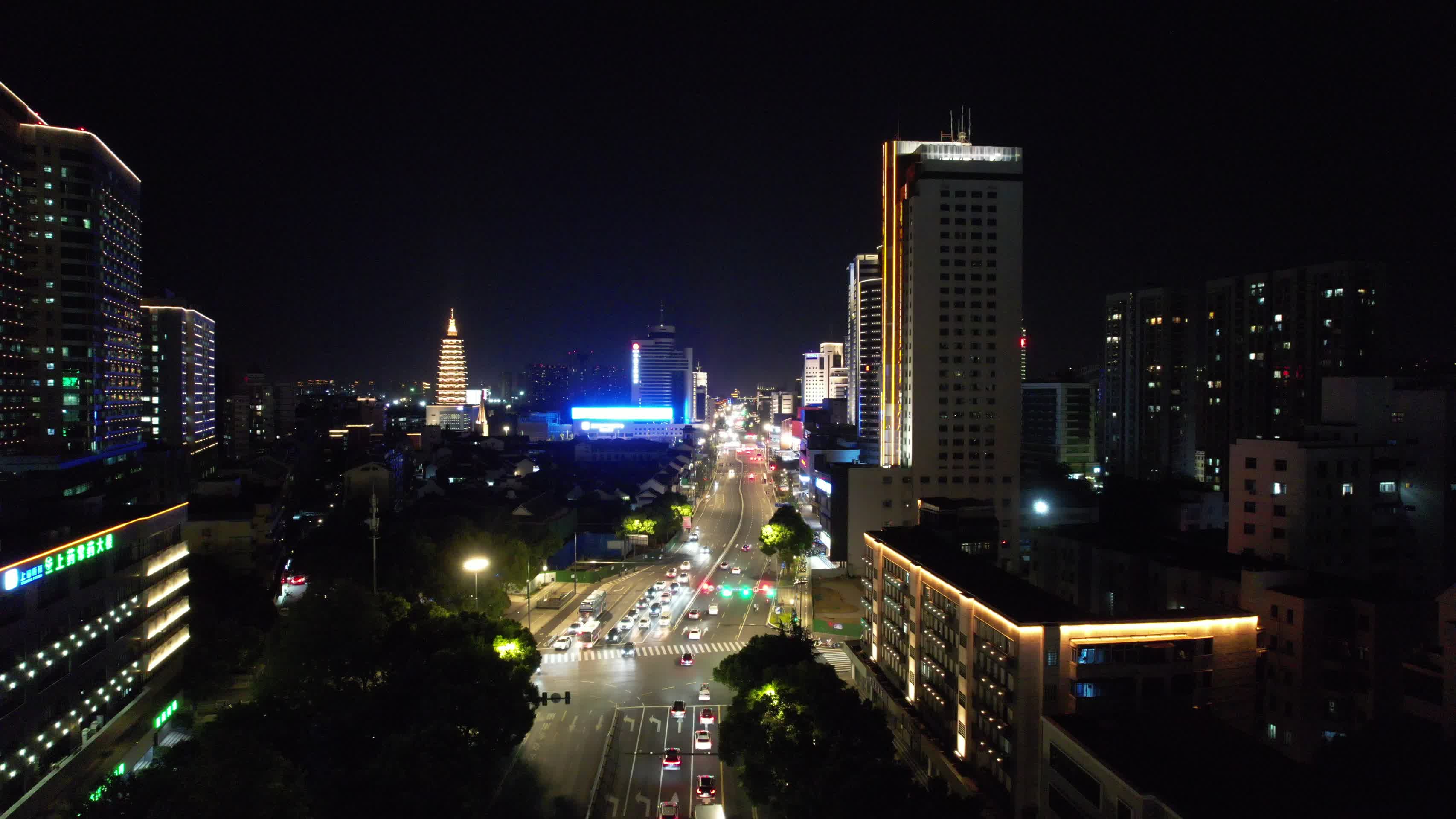 江苏常州城市夜景交通航拍视频的预览图