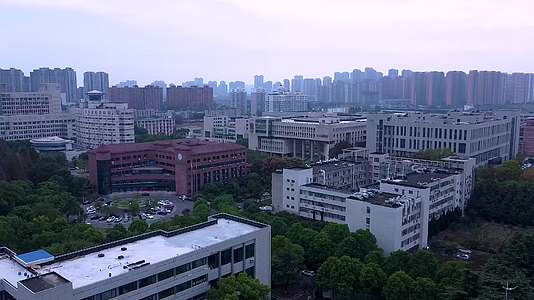 武汉洪山区湖北工业大学4K航拍视频的预览图