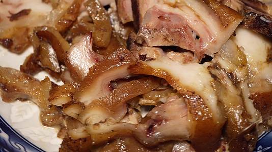 卤肉猪头肉肘子肉熟食炖肉视频的预览图
