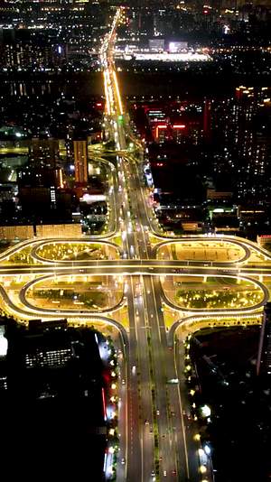 高清竖屏航拍南宁最美立交桥夜景视频的预览图
