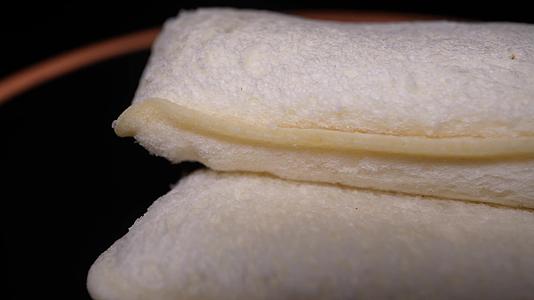 乳酸菌面包夹心面包网红零食早点视频的预览图