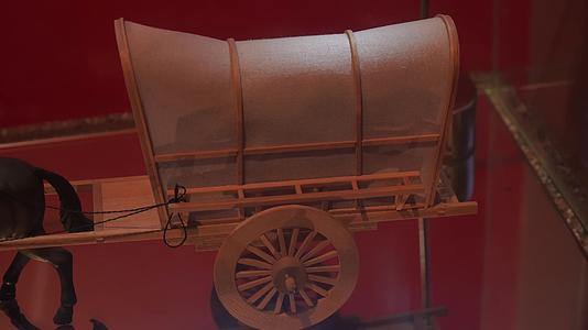 玩具模型中国古代马车模型战车汉代马车视频的预览图