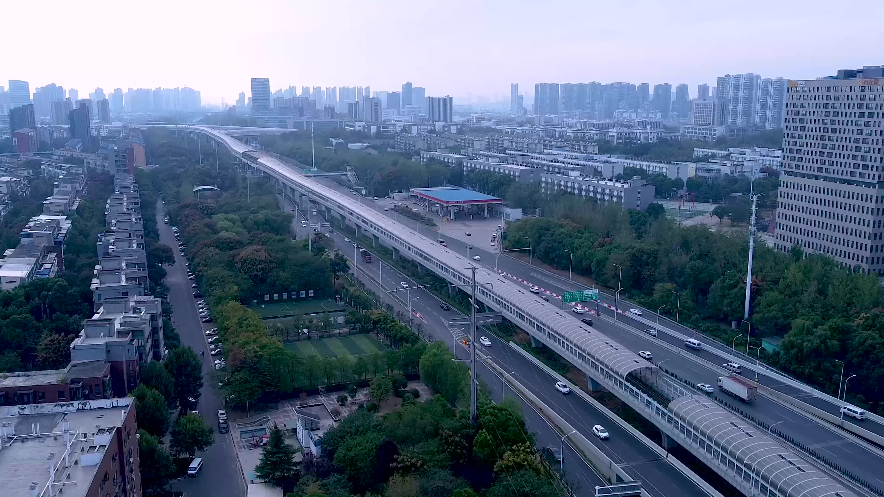 武汉东湖高新技术开发区4K航拍视频的预览图