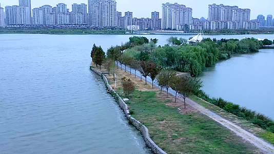 武汉洪山区黄家湖4K航拍视频视频的预览图