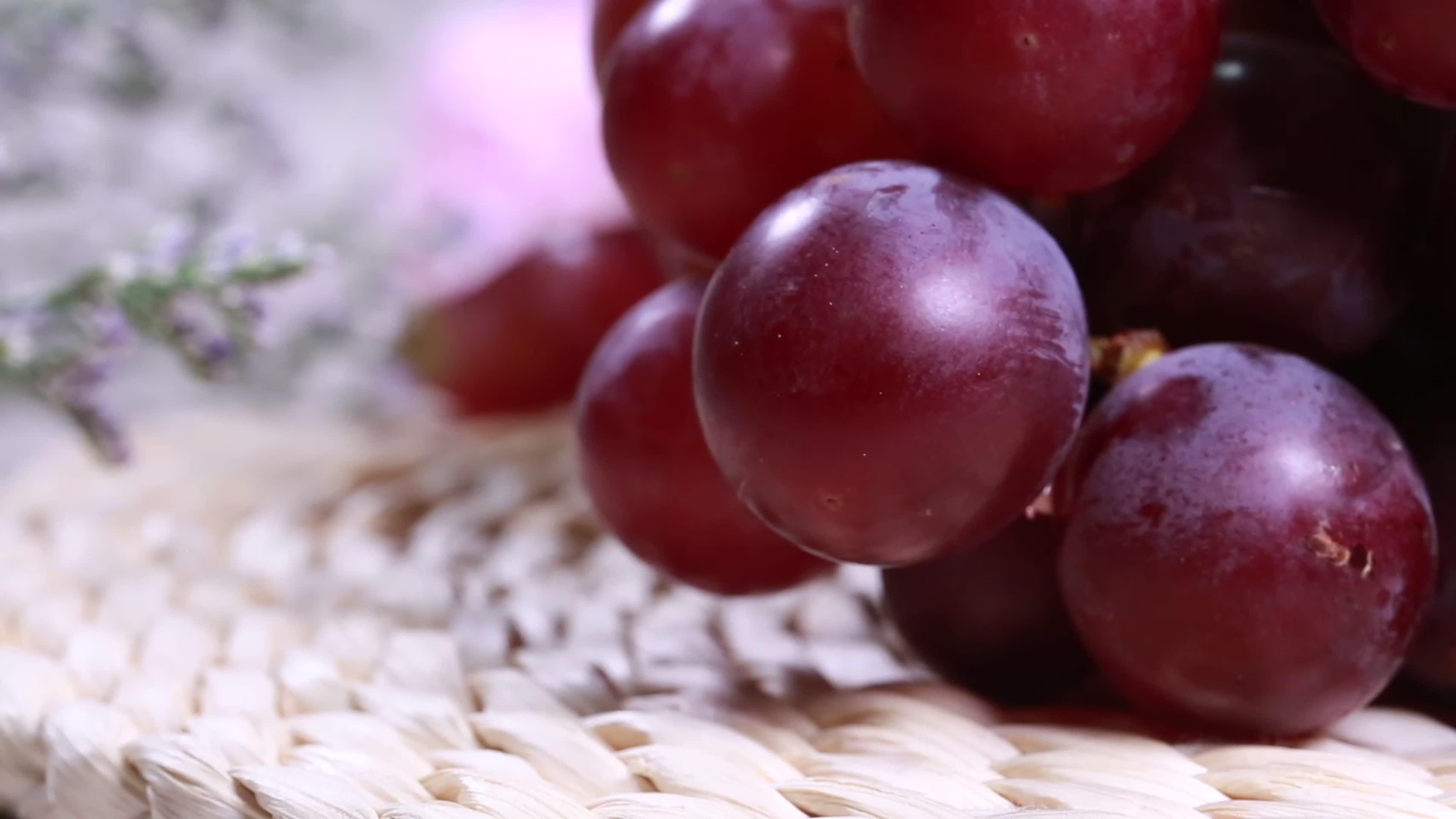一串水果葡萄视频的预览图