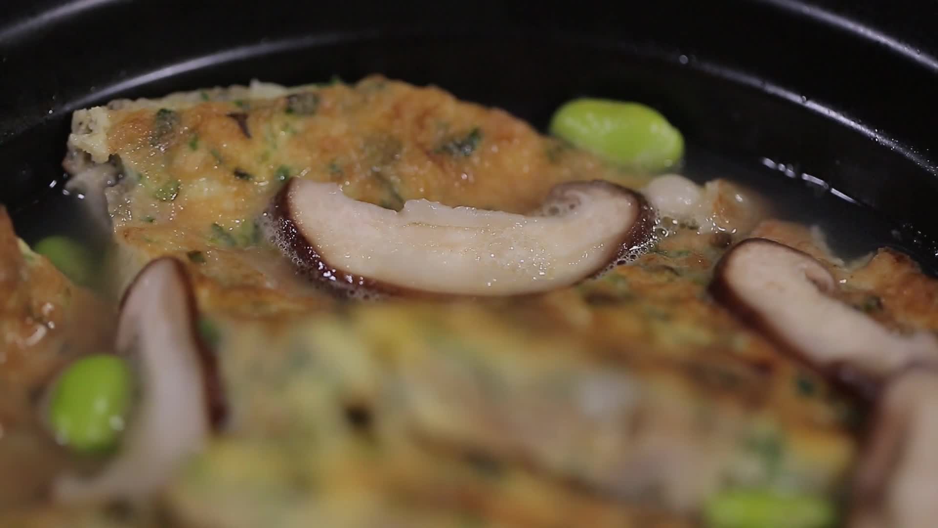 砂锅海鲜饼视频的预览图