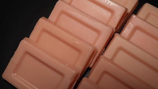 草莓巧克力朱古力水果巧克力糖果甜点视频的预览图