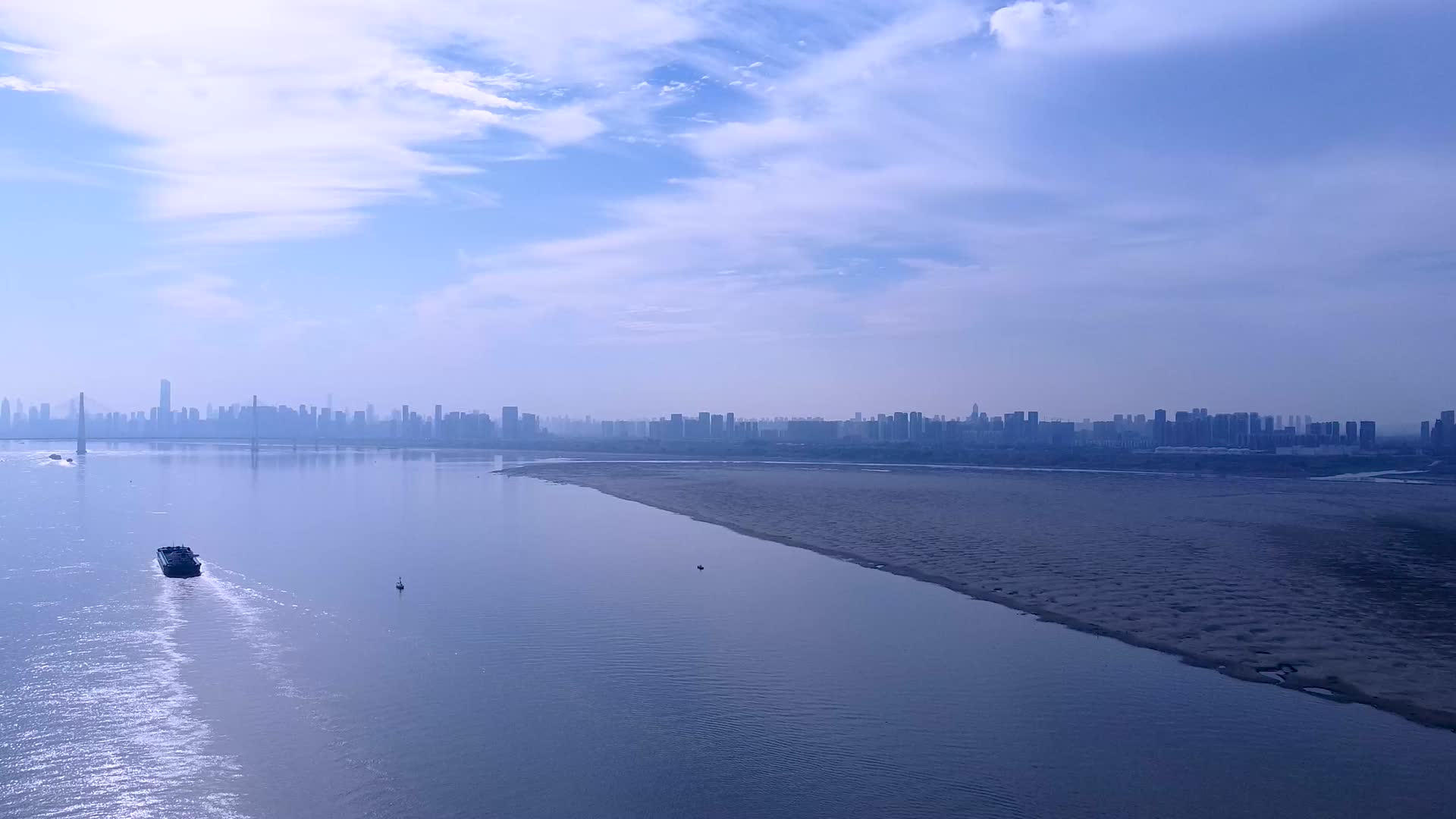 武汉洪山区天兴洲滩涂4K航拍视频的预览图