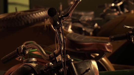摩托车发动机老式摩托车老物件视频的预览图
