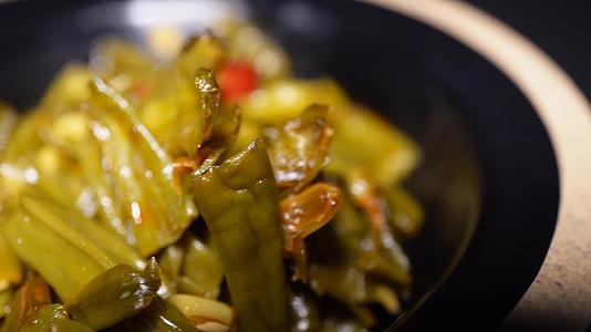 酸豇豆腌制豇豆咸菜下饭菜佐餐小菜视频的预览图