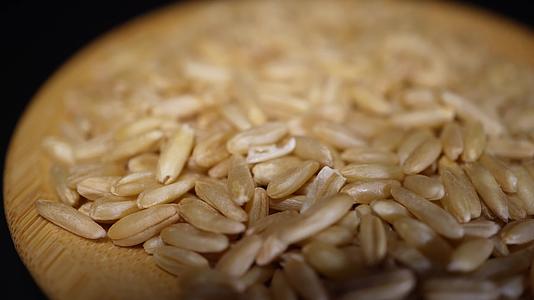 燕麦大麦麦子粗粮粮食视频的预览图