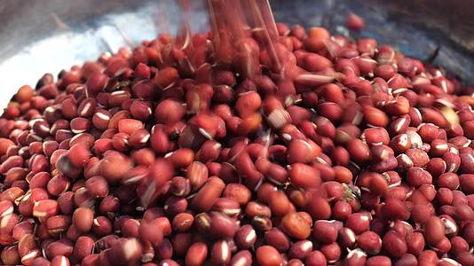 粮食丰收花生红豆视频的预览图