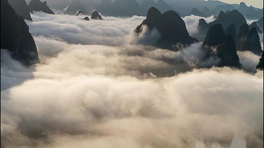 广西桂林相公山清晨云海日出实拍视频视频的预览图