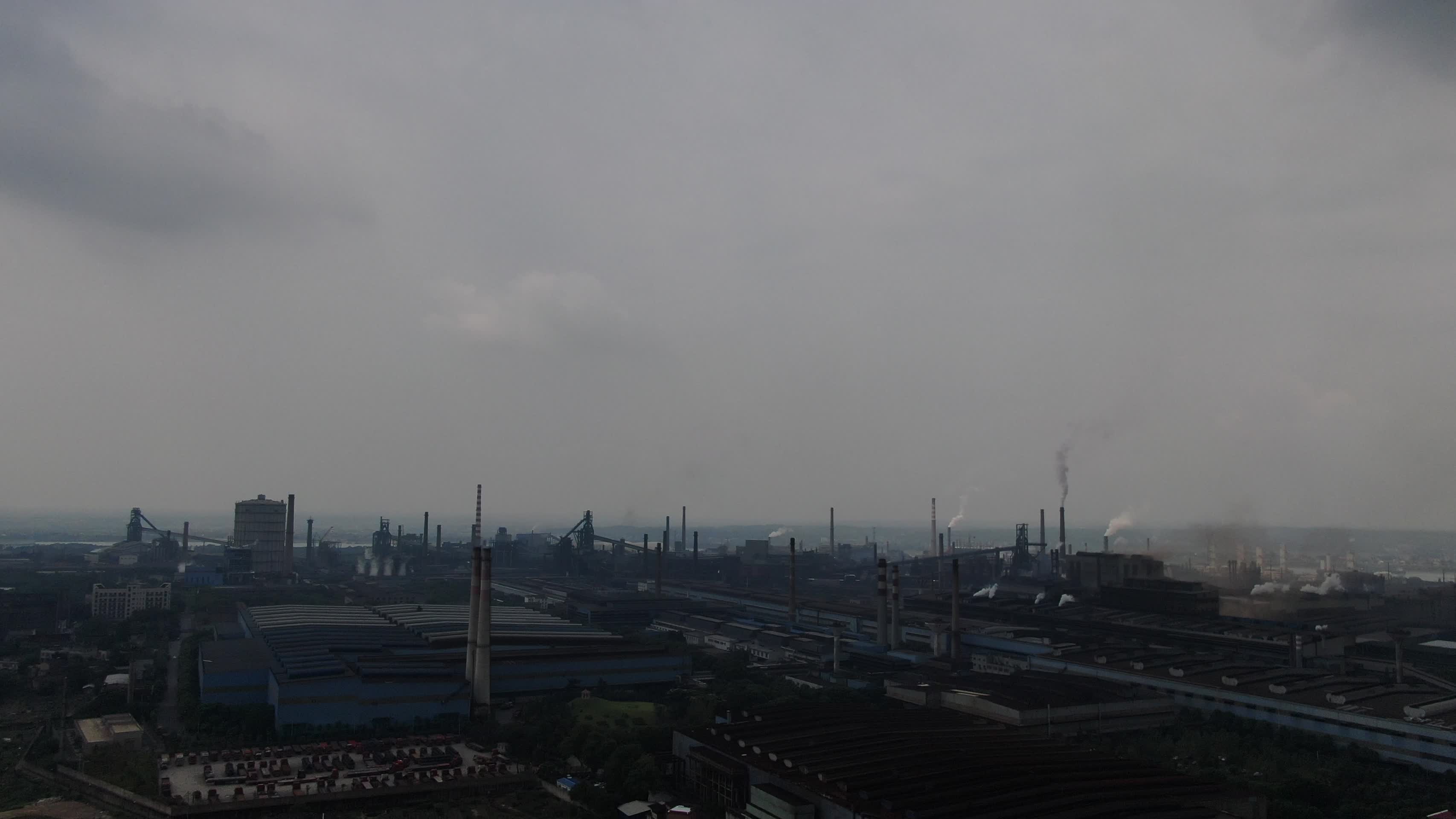 工业生产工厂湖南湘潭钢厂航拍视频的预览图