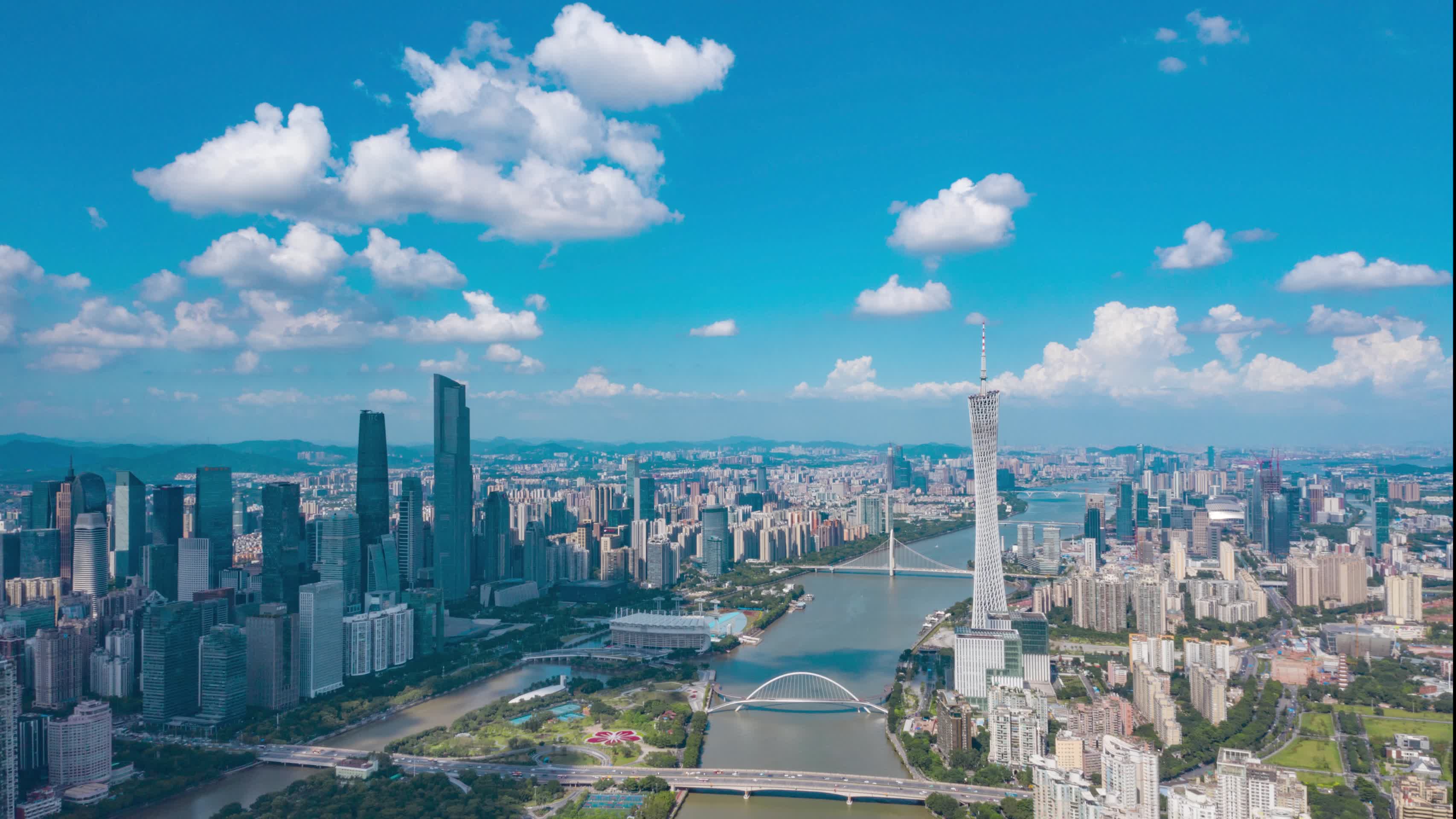 广州CBD蓝天白云9视频的预览图