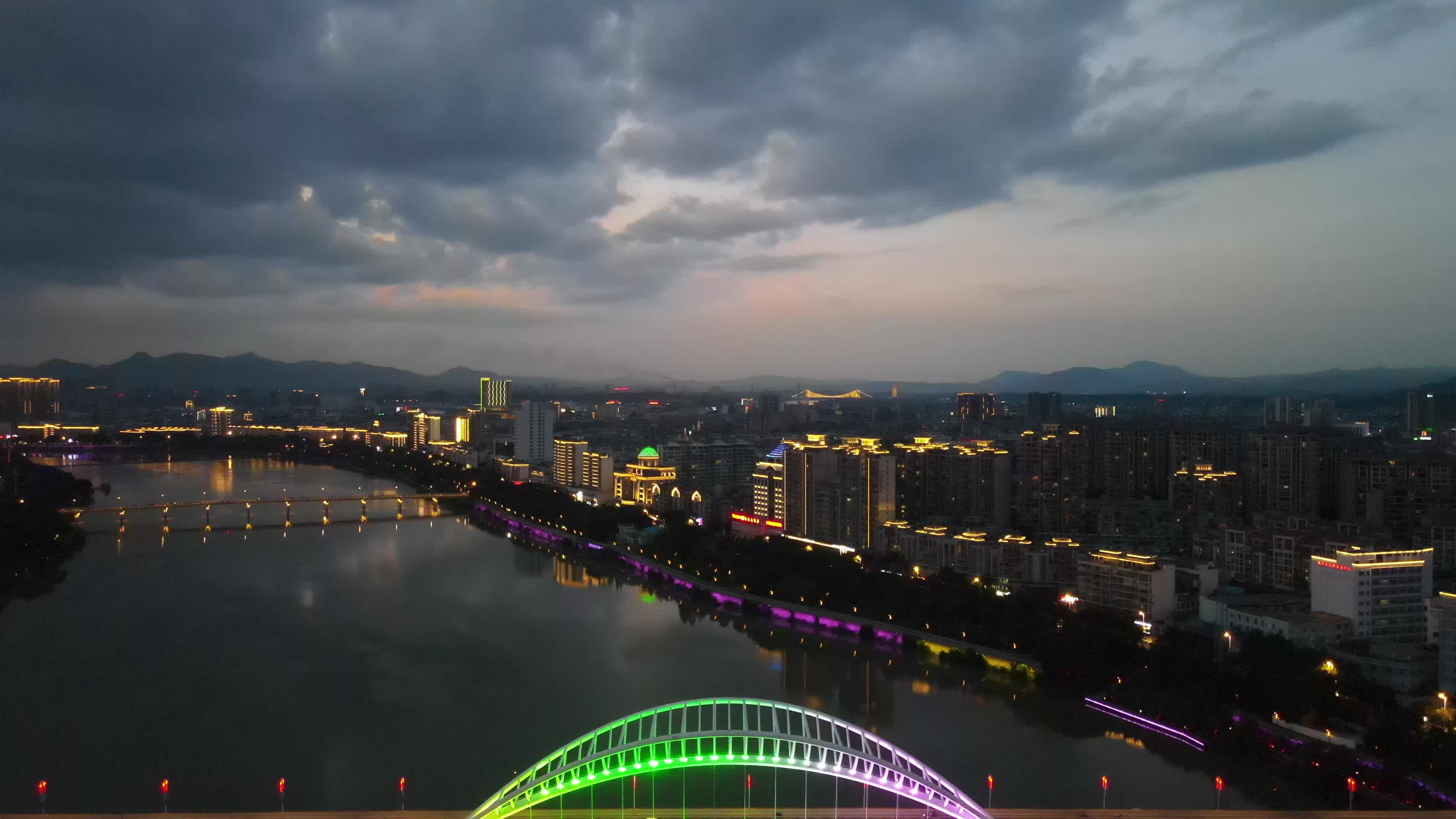 江西赣州城市夜景灯光航拍视频的预览图