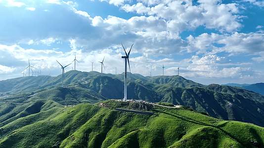 广西桂林全州天湖水库风力发电风光航拍视频视频的预览图