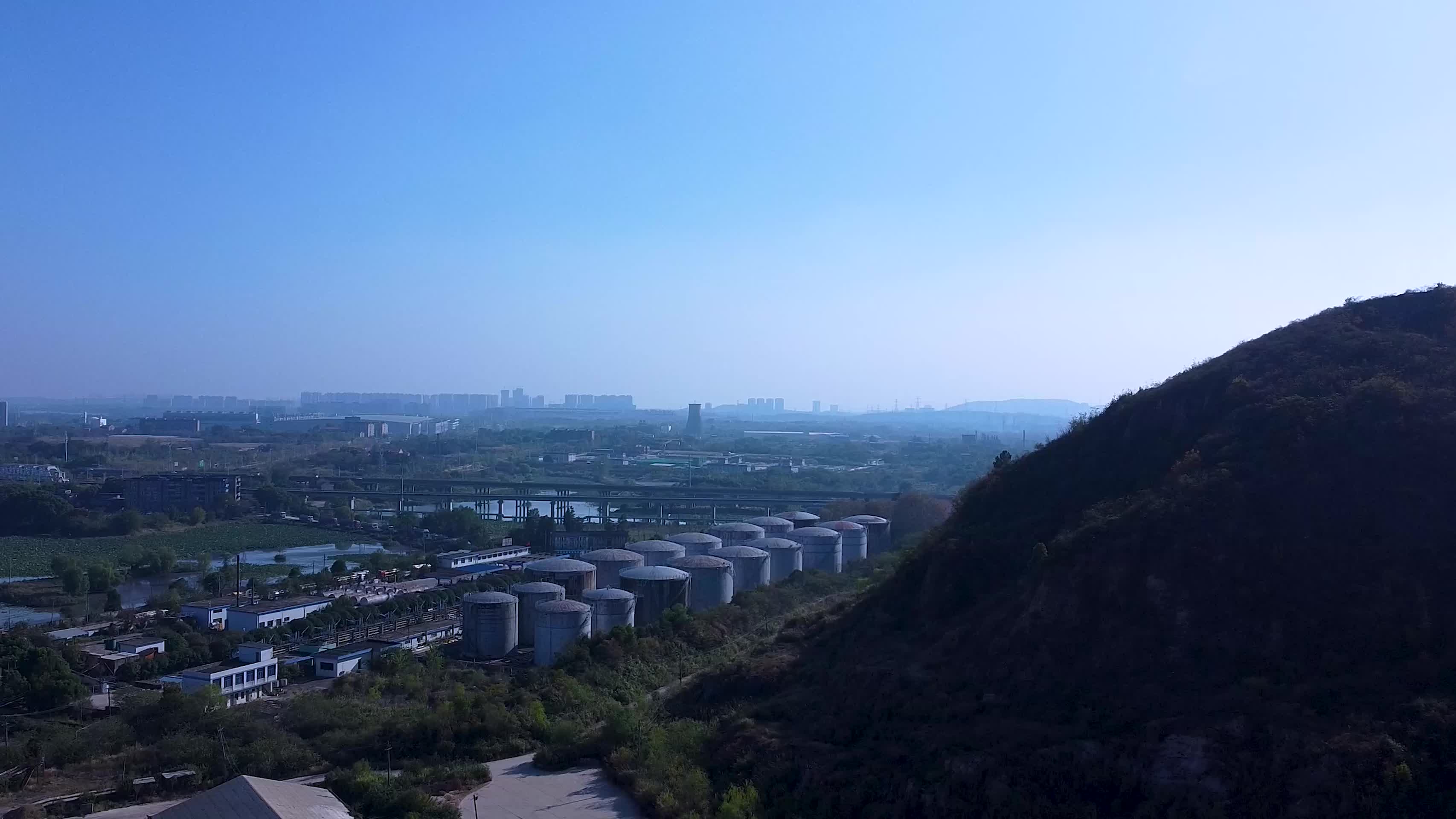 武汉东湖高新区白浒山4K航拍视频视频的预览图