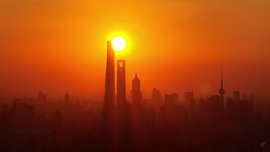上海陆家嘴日落城市地标悬日航拍视频的预览图