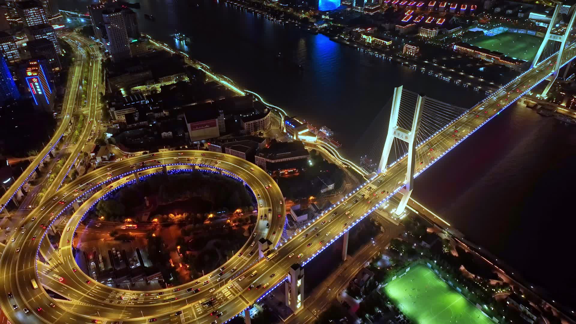 上海豫园弄堂与陆家嘴金融中心夜景实拍视频的预览图