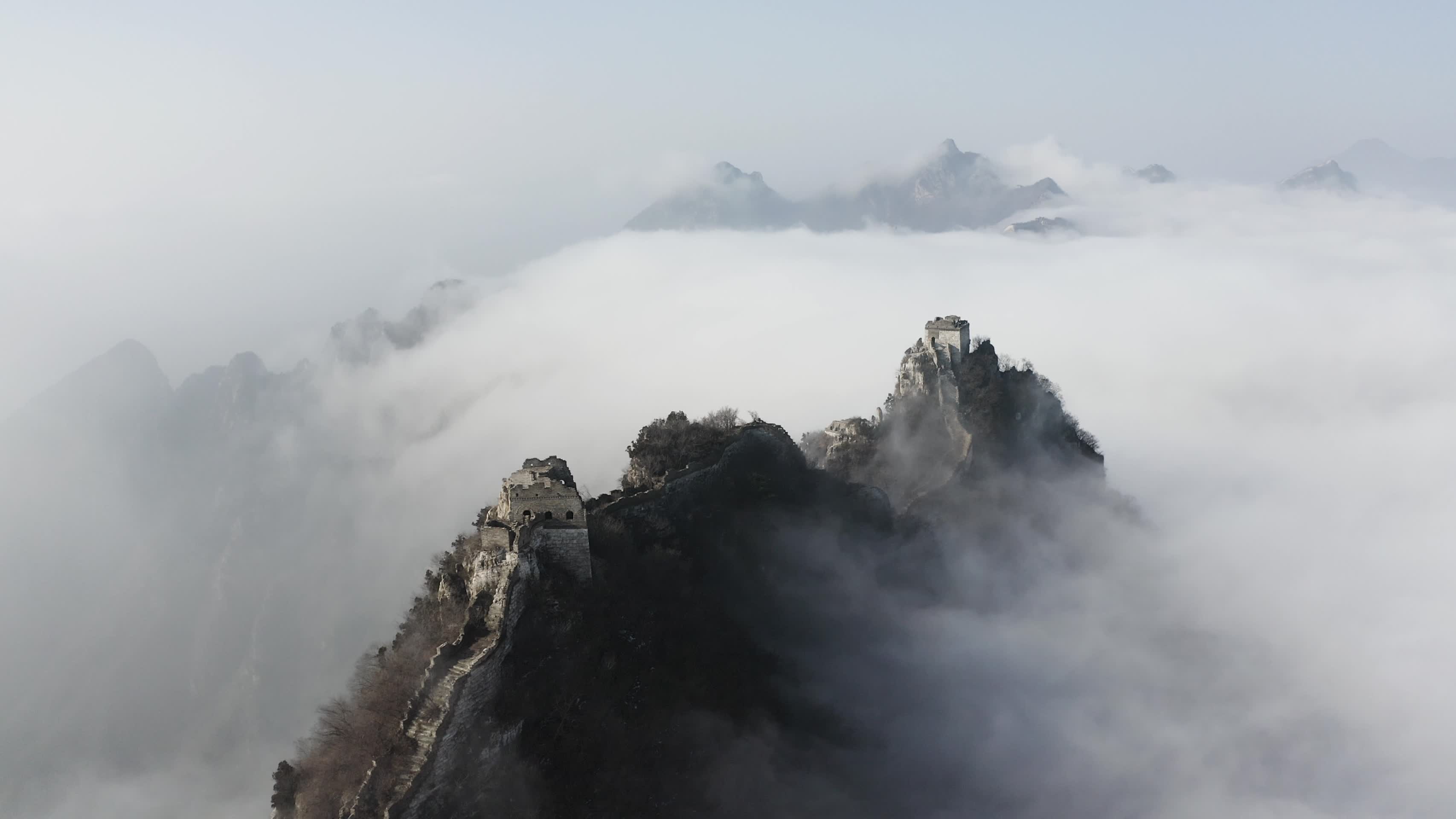 北京箭扣长城冬季雪景云海视频的预览图