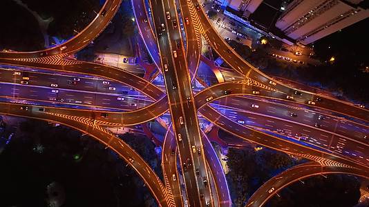 4K上海延安东路高架桥立交桥夜景航拍视频的预览图