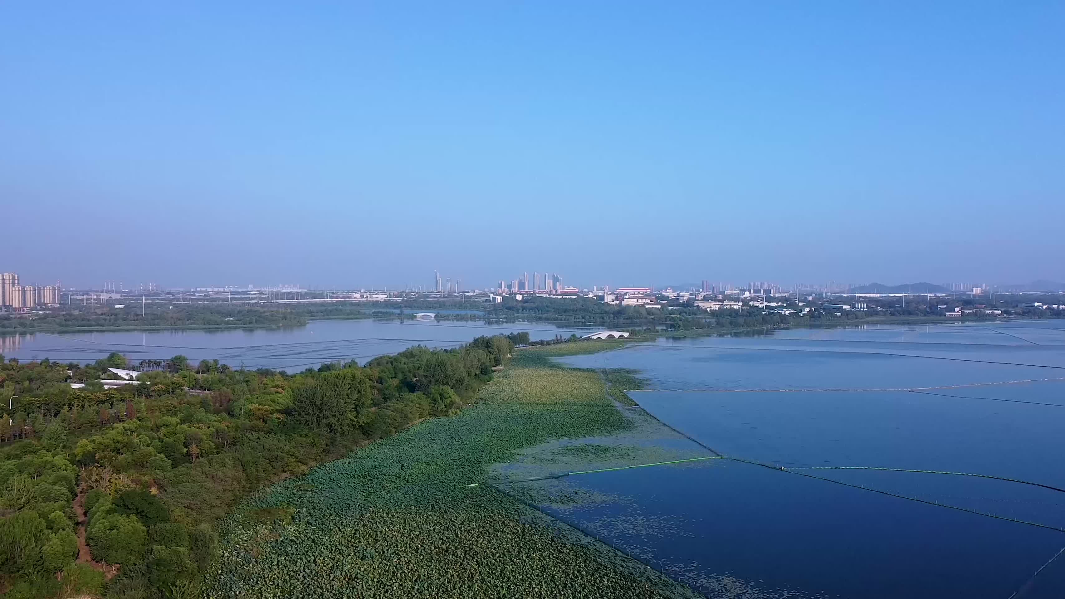 武汉东湖风景区4K航拍视频视频的预览图