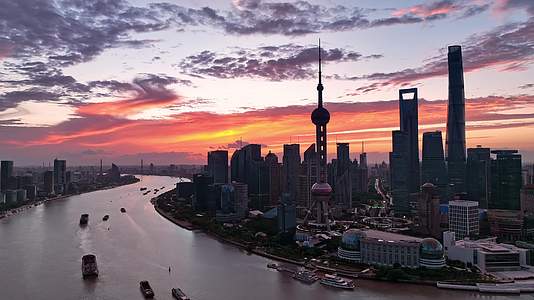 上海陆家嘴日出地标宣传片绝美天气航拍视频的预览图