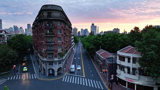 上海武康路武康大楼法式建筑地标老建筑航拍视频的预览图
