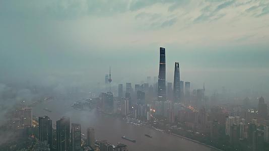 上海外滩陆家嘴日出航拍四件套顺光质感特写视频的预览图