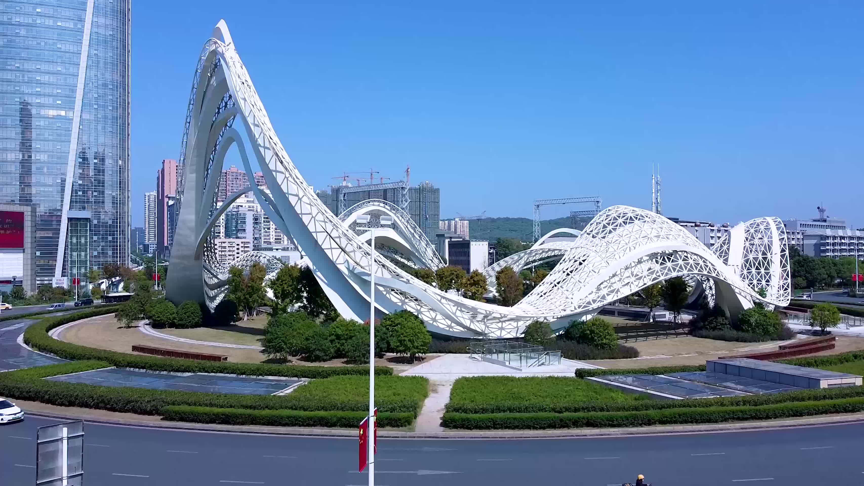 武汉洪山区光谷广场4K航拍视频视频的预览图