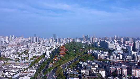武汉武昌区地标建筑黄鹤楼4K航拍视频视频的预览图