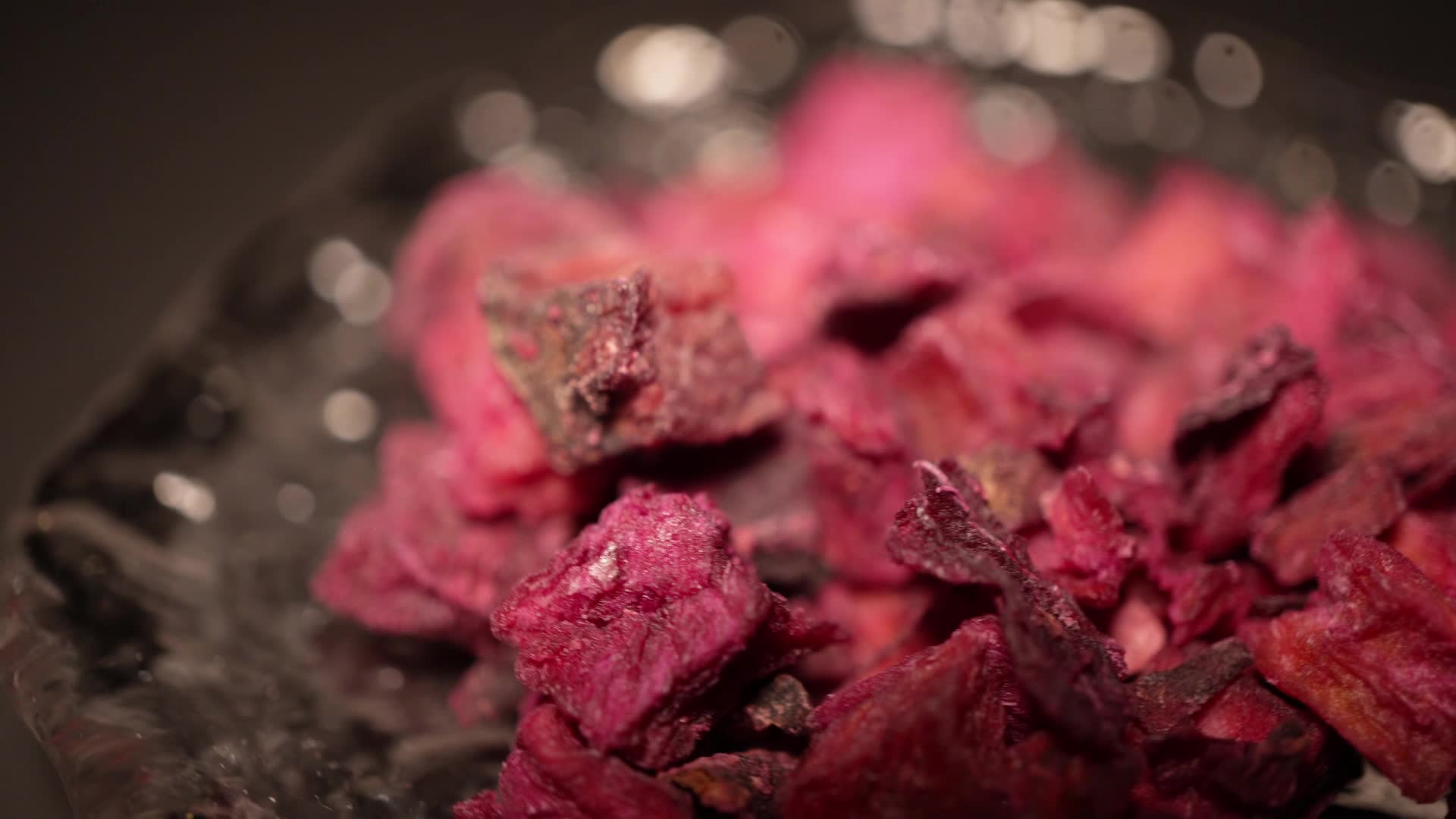 紫薯粒紫薯干宠物零食视频的预览图