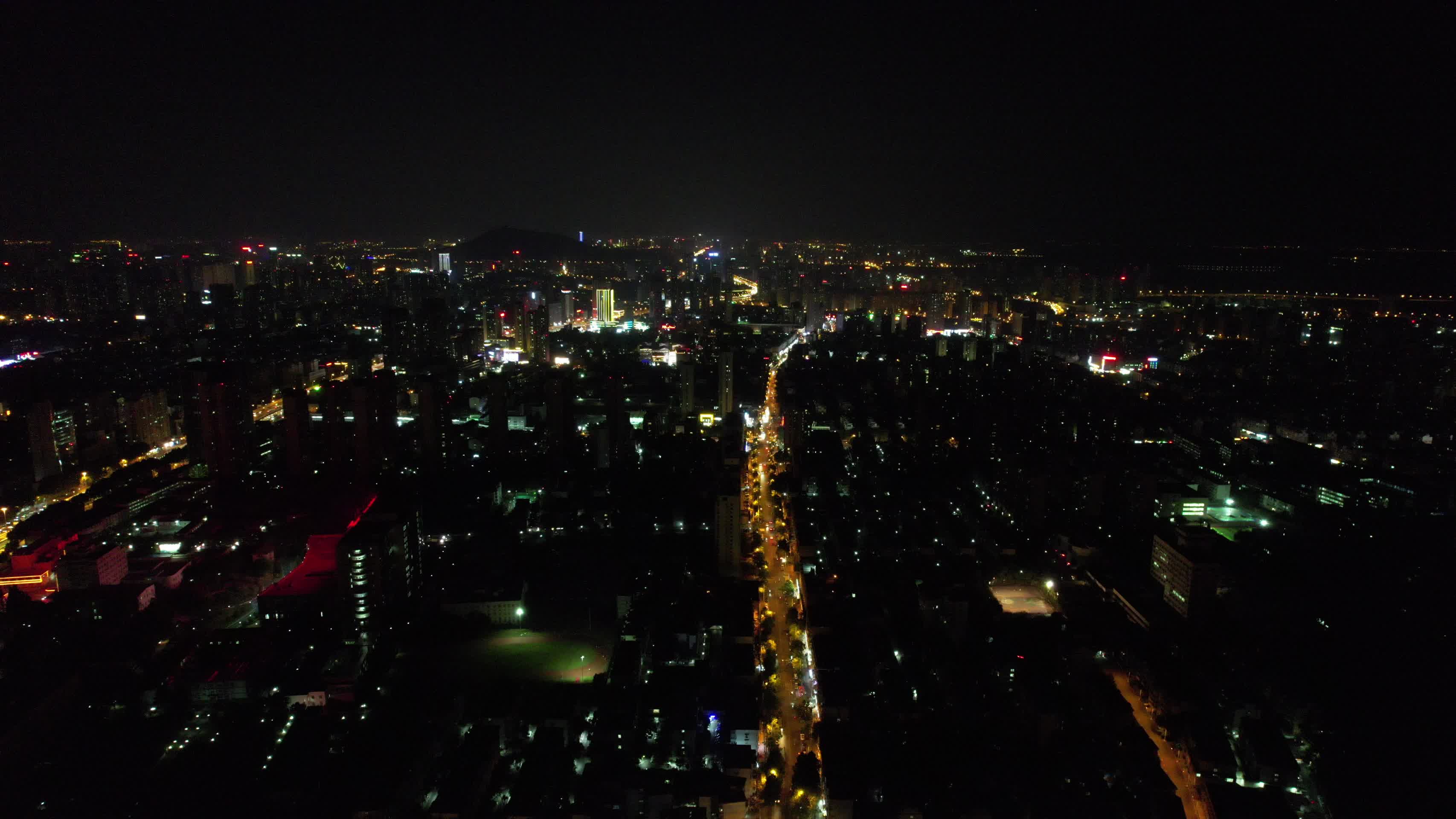 江苏镇江城市夜景交通灯光视频的预览图