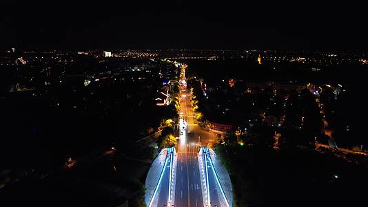 江苏镇江城市夜景交通灯光视频的预览图